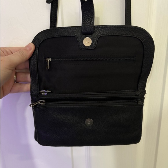 EUC Lucky Brand GENUINE LEATHER Jill Black convertible wallet crossbody - Picture 5 of 9